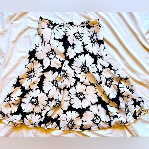 White House Black Market silk skirt size 0